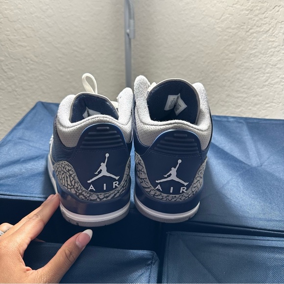 Jordan 3 Retro Georgetown (2021) size 7 - Picture 2 of 5